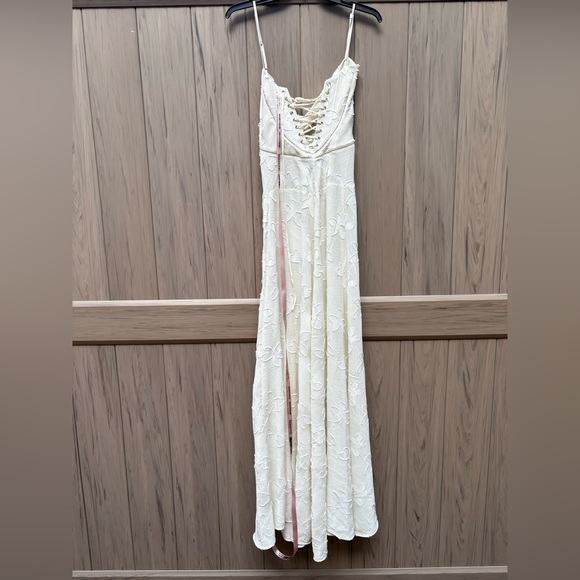 ❌SOLD❌HOUSE OF CB Seren Floral Lace Back Maxi Dress in Vintage Cream New - Picture 15 of 16